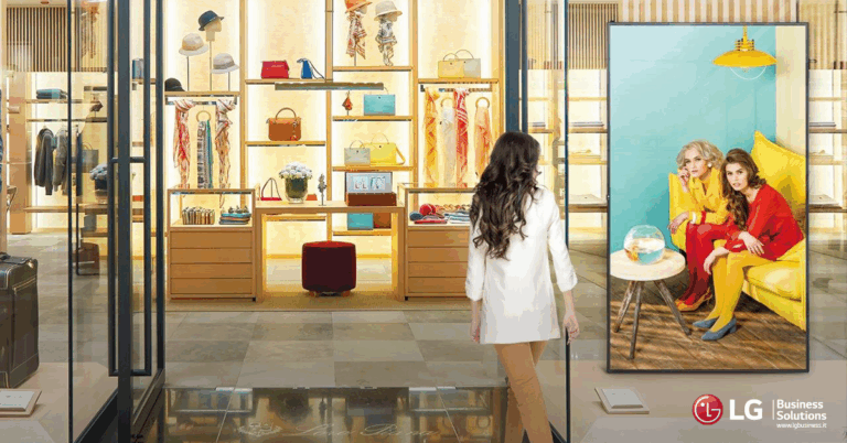 Monitor digital signage in vetrina